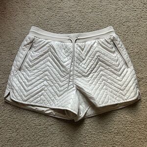Athleta Apres Ski Quilted Puffer Short